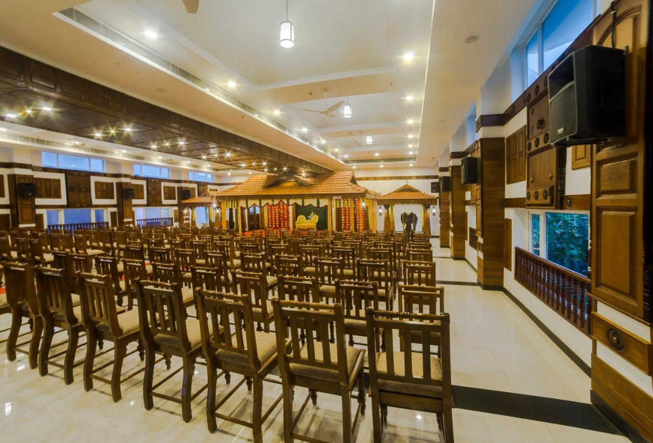 Hotel Guruvayur Darshan ภายนอก รูปภาพ