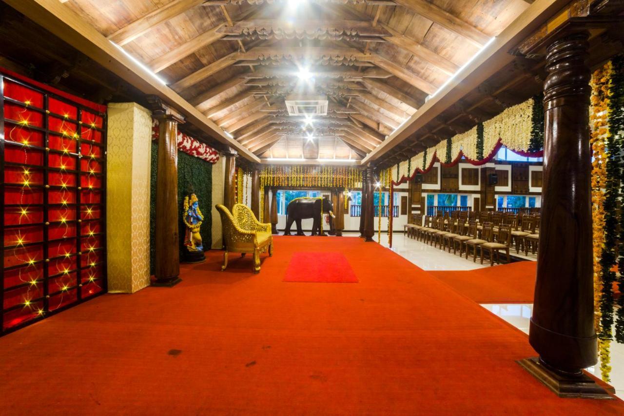 Hotel Guruvayur Darshan ภายนอก รูปภาพ